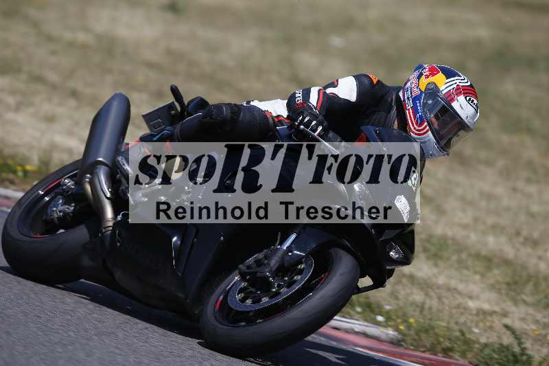 Archiv-2023/28 05.06.2023 Moto Club Anneau du Rhin/blanc-novice/3